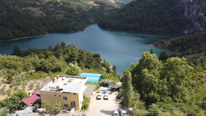 Adana'da Karadeniz'i andıran manzara: Feke baraj göleti görenleri kendine hayran bırakıyor