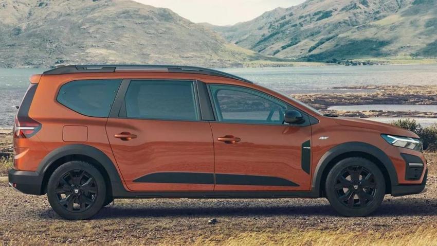 7 kişilik SUV modelin fiyatı dibe çekildi; Dacia'nın yaptığını kimse tahmin edemedi