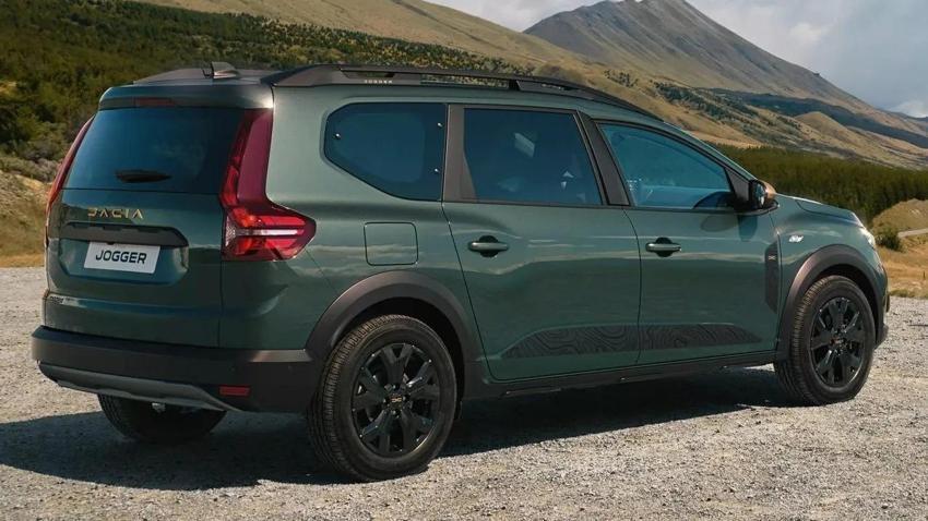 7 kişilik SUV modelin fiyatı dibe çekildi; Dacia'nın yaptığını kimse tahmin edemedi