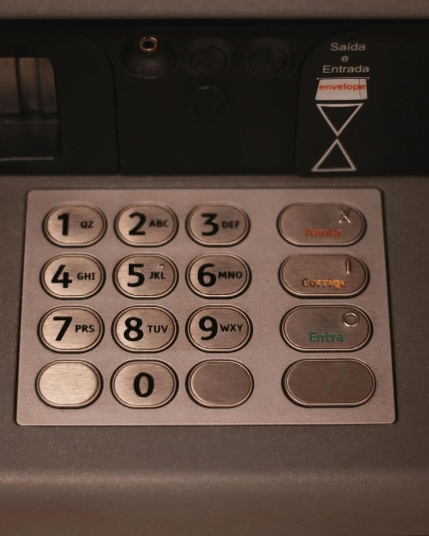 ATM'lere yutma özelliği geldi! Bunu yapanların banka kartına el konulacak: Yeni karar güven veriyor!