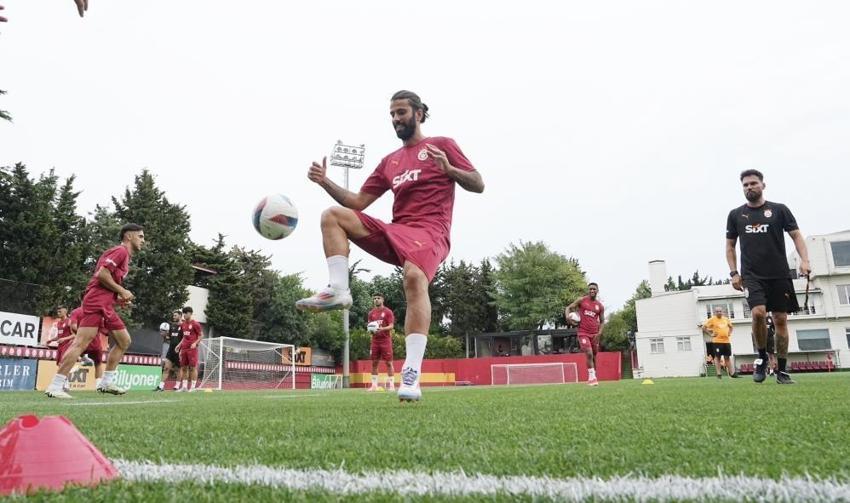 Galatasaray'dan çifte transfer bombası, Yeni Sacha Boey ile anlaşıldı