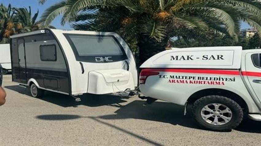 Maltepe Sahili'ni işgal eden karavanlar toplandı! 'Senede sadece 1 kez kullanılıyor'