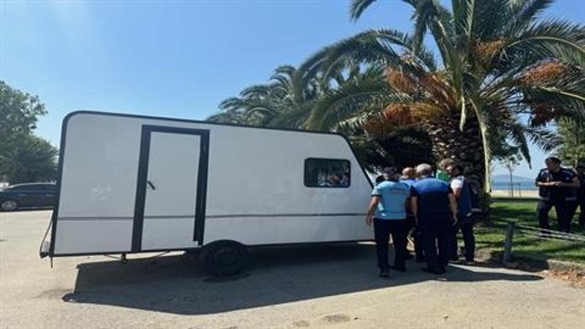 Maltepe Sahili'ni işgal eden karavanlar toplandı! 'Senede sadece 1 kez kullanılıyor'
