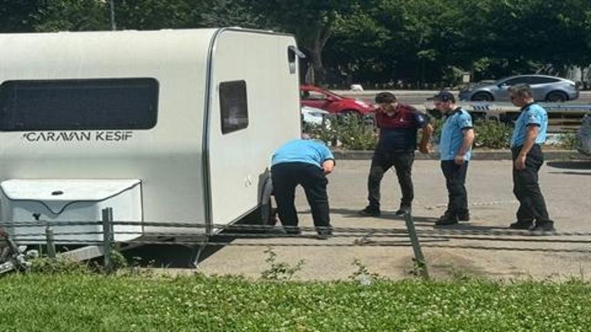 Maltepe Sahili'ni işgal eden karavanlar toplandı! 'Senede sadece 1 kez kullanılıyor'