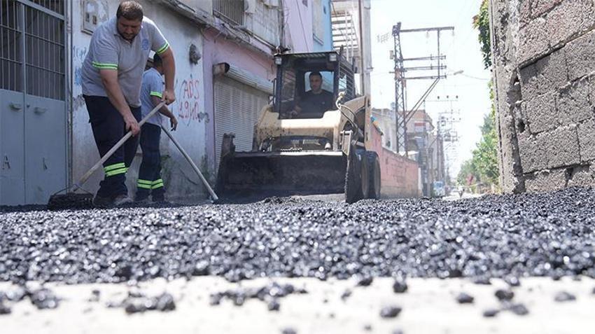 Adana sıcağında çalışmalar son sürat devam ediyor! 9 mahallede start verildi 