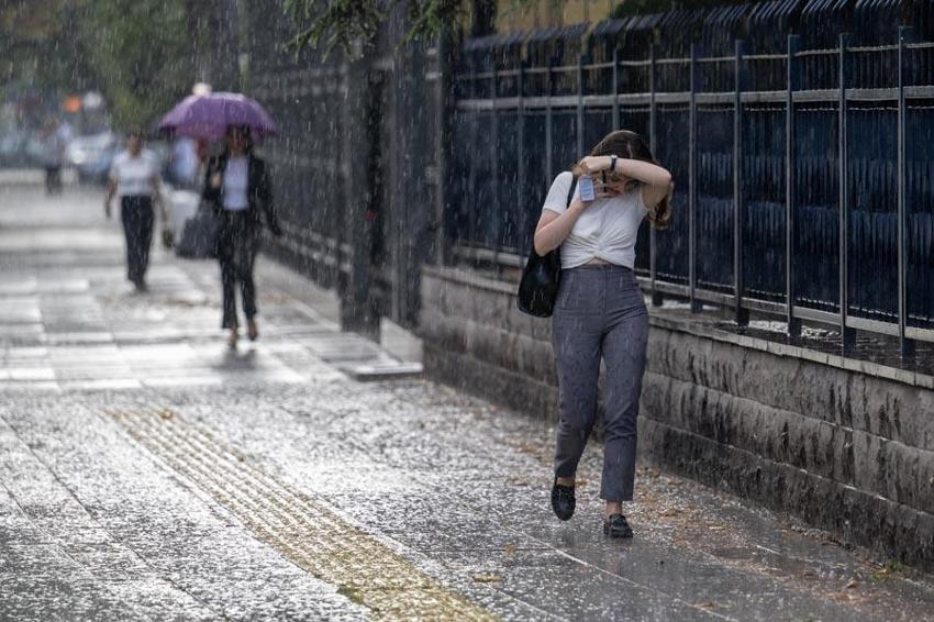 Meteoroloji son hava tahmin raporunu açıkladı: Sıcaklıklar artıyor, gök gürültülü sağanak yağışlar geliyor