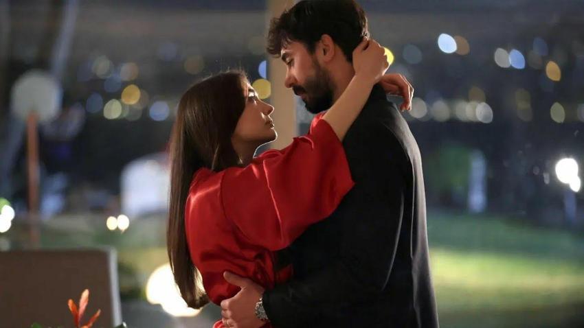 Roma’da görüntülendiler! Burcu Özberk ve Gökhan Alkan aşk mı yaşıyor?