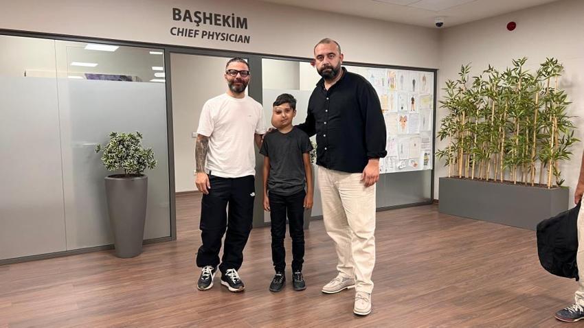 Hastalığı nedeniyle yüzünde kitle olan Enes'in sesi duyuldu: Ankara'da tedavisi başladı