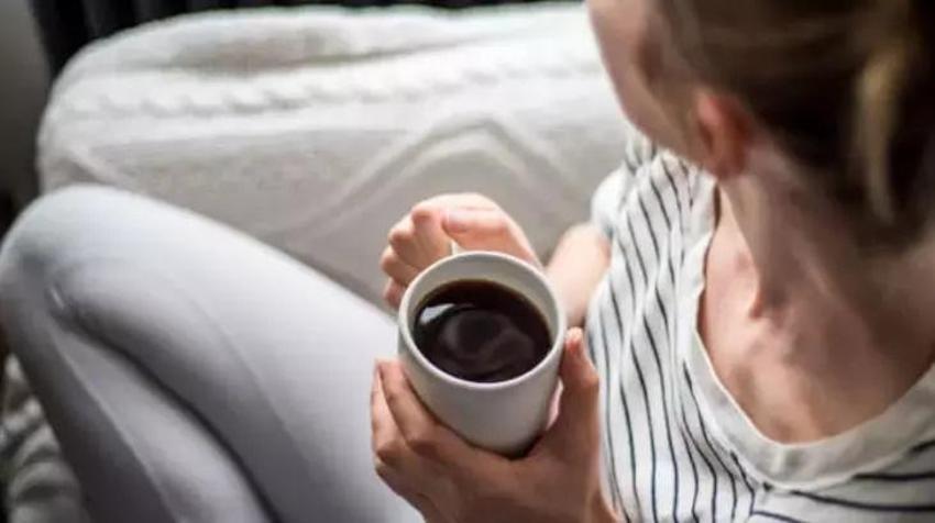 Kahve sevenlerin deneyeceği bir tüyo daha çıktı; Bir fincana bir kaşık ekleyince botoks etkisi yapıyor