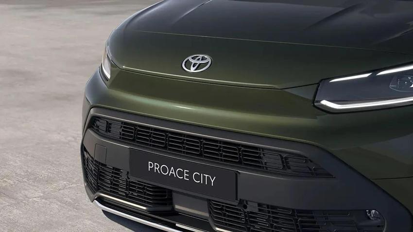 Toyota Proace City Türkiye'de yollara çıktı; Bayilerde bu fiyatı kimse tahmin edemedi