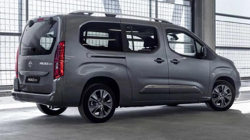 Toyota Proace City Türkiye'de yollara çıktı; Bayilerde bu fiyatı kimse tahmin edemedi