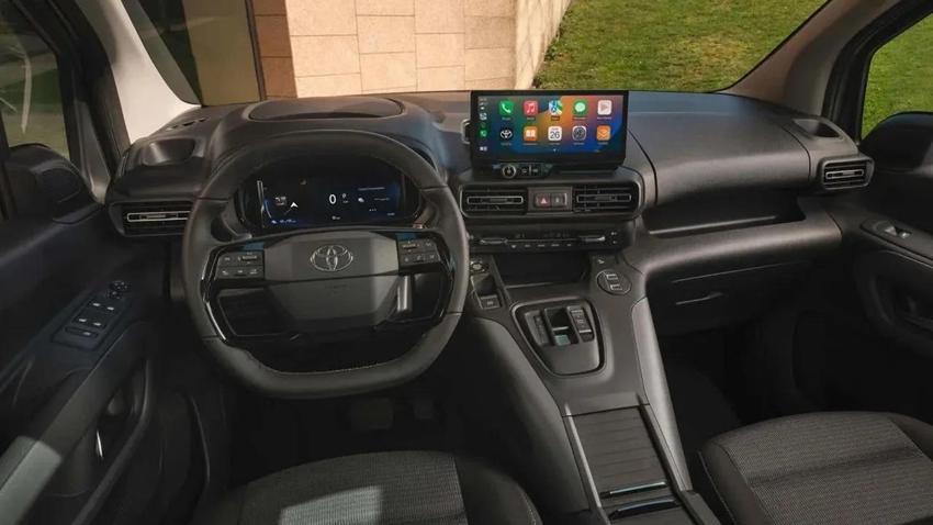 Toyota Proace City Türkiye'de yollara çıktı; Bayilerde bu fiyatı kimse tahmin edemedi