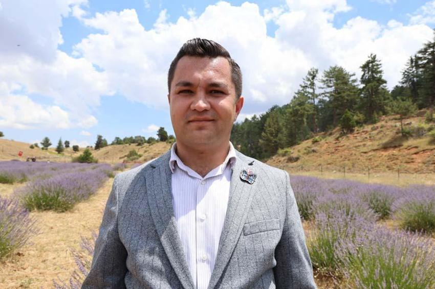 Adana'da kelebekler diyarında mavi kelebeği fotoğraflamak için yarıştılar