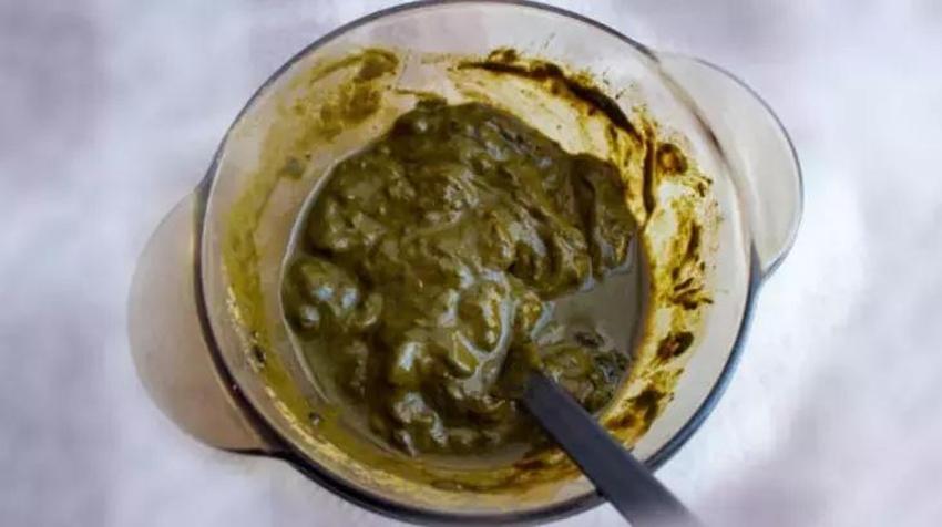 KINA SAÇ UZATIR MI? Saç derisine nüfuz etmesi korkutuyor! Herkes riskli olduğunu düşünüyor ancak etkileri harika