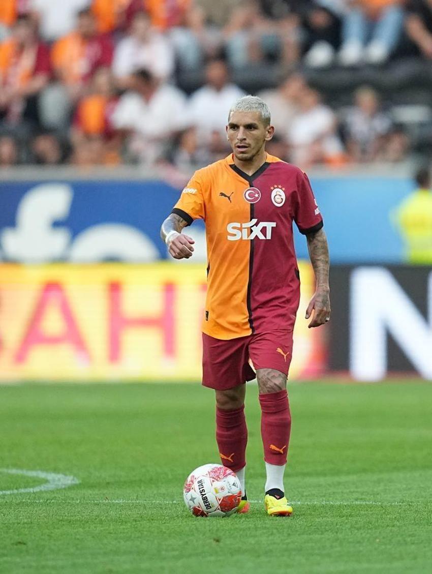 Galatasaray 3-2 yenilince kriz patladı! Okan Buruk yıldız isimlere kapıyı gösterdi