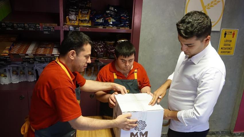 Gaziantep'te özel ihtiyaçlı çalışanlar azimleriyle takdir topluyor