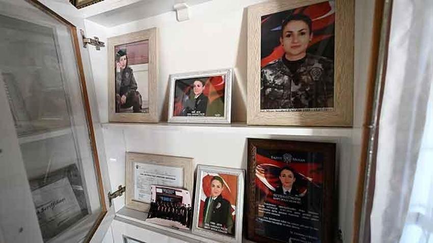 FETÖ darbe girişiminin 8. yılı: Şehit Sevda Güngör'ün ailesi fotoğraflarla teselli buluyor