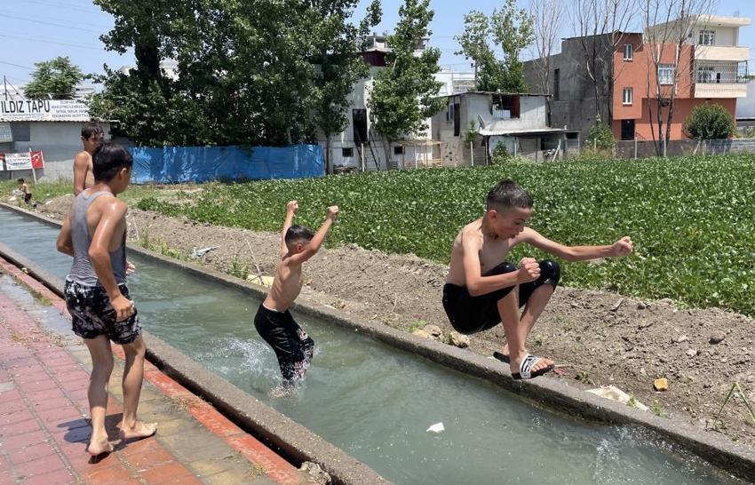 Adana'da aşırı sıcaklık uyarısı: Güneş altında fazla vakit geçirmek ölüm riskini artırıyor