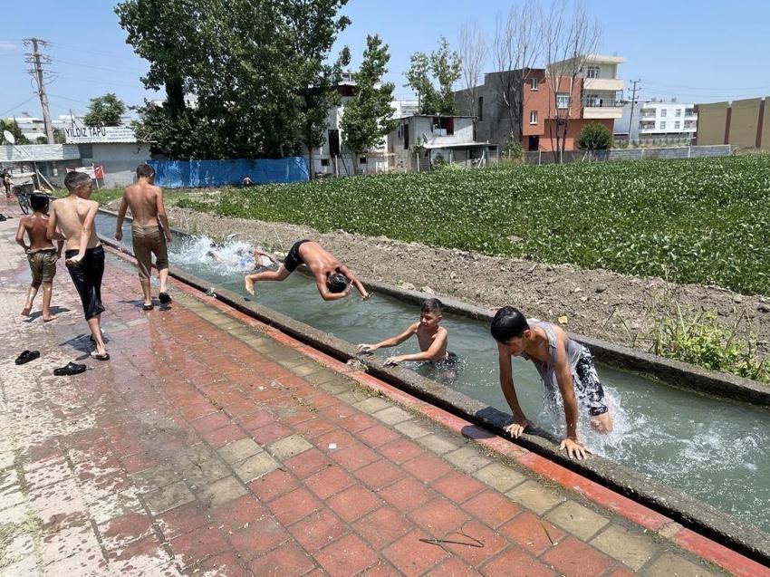 Adana'da aşırı sıcaklık uyarısı: Güneş altında fazla vakit geçirmek ölüm riskini artırıyor