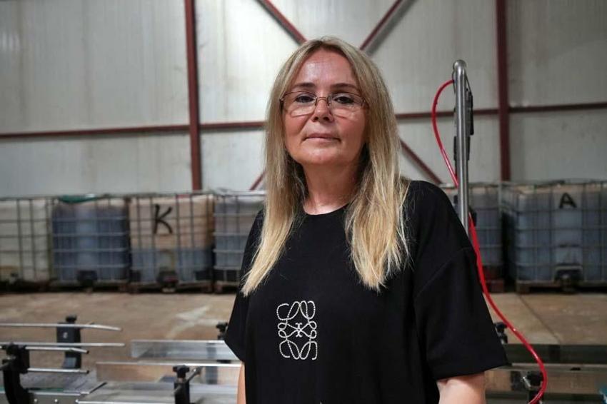 Antalya'da iş kadınına hayatının şokunu yaşattılar! 8 milyon lirası buhar oldu