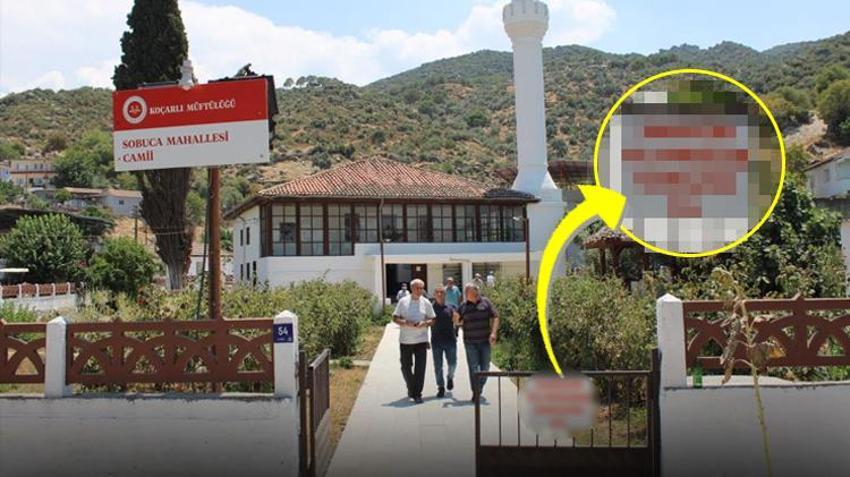 İmam caminin önüne bu tabelayı astı! Yazıyı okuyan namaz kılmaya geliyor
