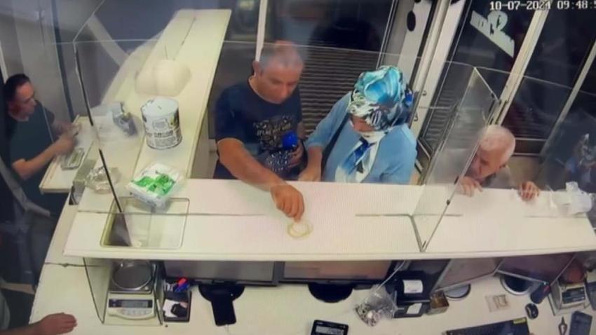 Bir anlık dalgınlığı 52 bin TL'ye mal oldu: Döviz bürosu çalışanı, altın bozduran müşteriye fazladan para verdi