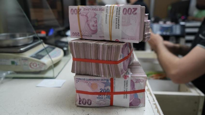 Bir anlık dalgınlığı 52 bin TL'ye mal oldu: Döviz bürosu çalışanı, altın bozduran müşteriye fazladan para verdi