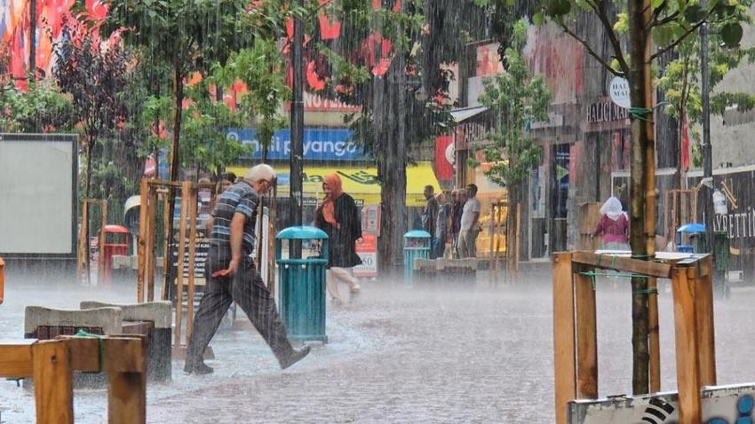 Son hava durumu raporu yayınlandı Meteoroloji'den sağanak ve sel uyarısı geldi