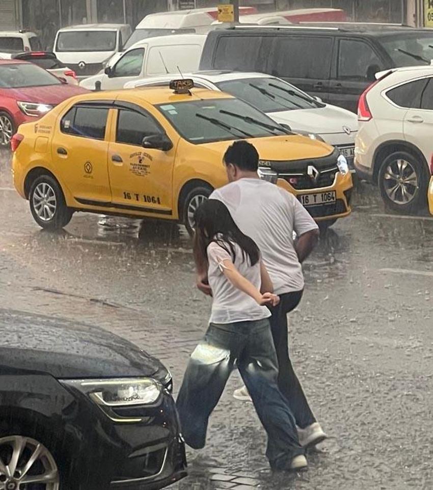 Son hava durumu raporu yayınlandı Meteoroloji'den sağanak ve sel uyarısı geldi