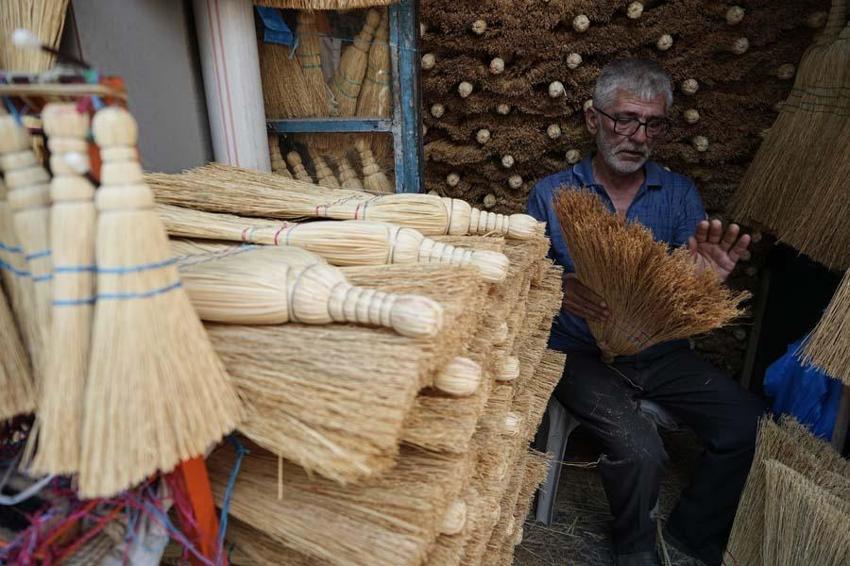 3 metrekarelik dükkandan robotlara meydan okuyor! Kadınlar 400 liradan kapış kapış alıyor