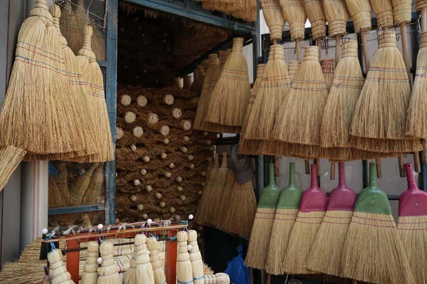 3 metrekarelik dükkandan robotlara meydan okuyor! Kadınlar 400 liradan kapış kapış alıyor