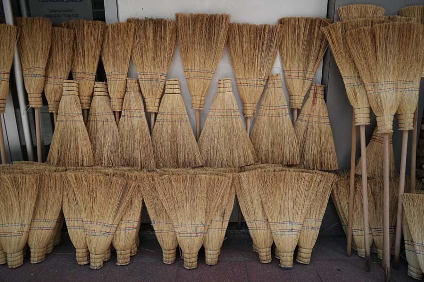 3 metrekarelik dükkandan robotlara meydan okuyor! Kadınlar 400 liradan kapış kapış alıyor