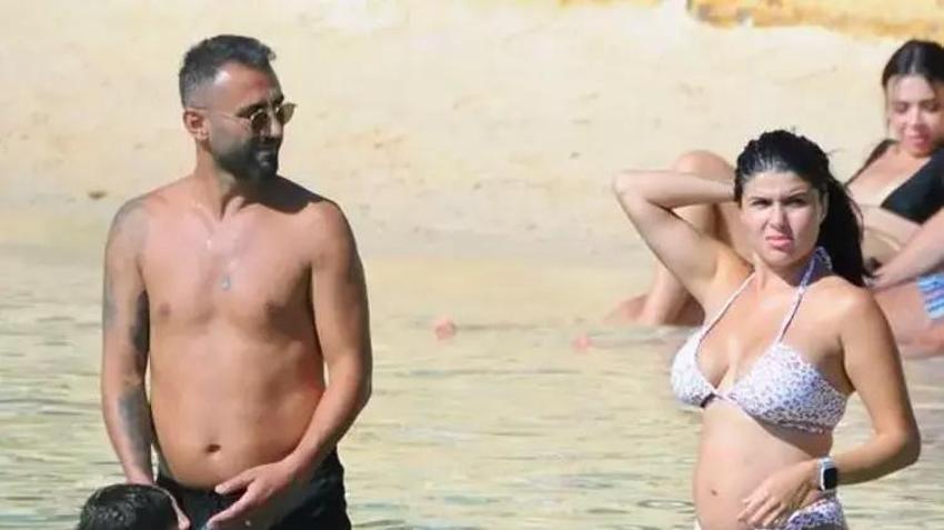 Selçuk Şahin Çeşme'de! Eşiyle romantik anları objektiflere böyle yansıdı