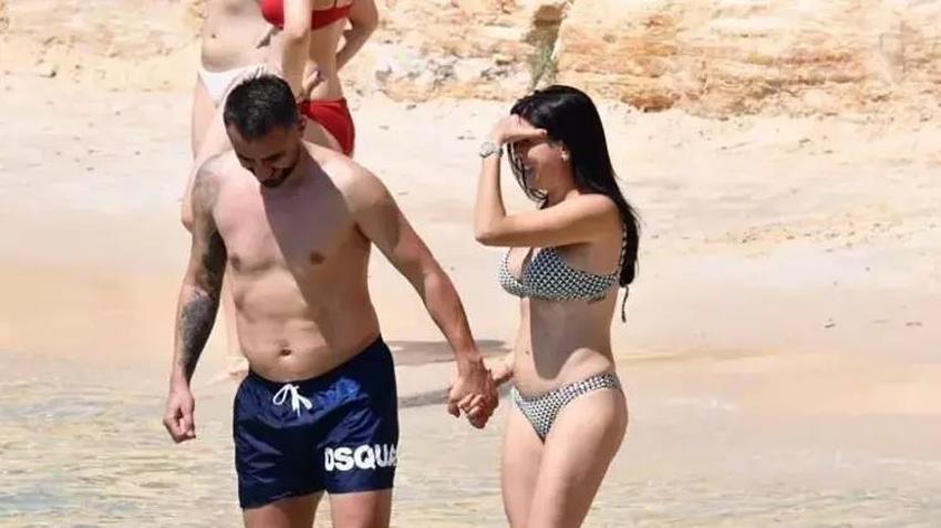 Selçuk Şahin Çeşme'de! Eşiyle romantik anları objektiflere böyle yansıdı