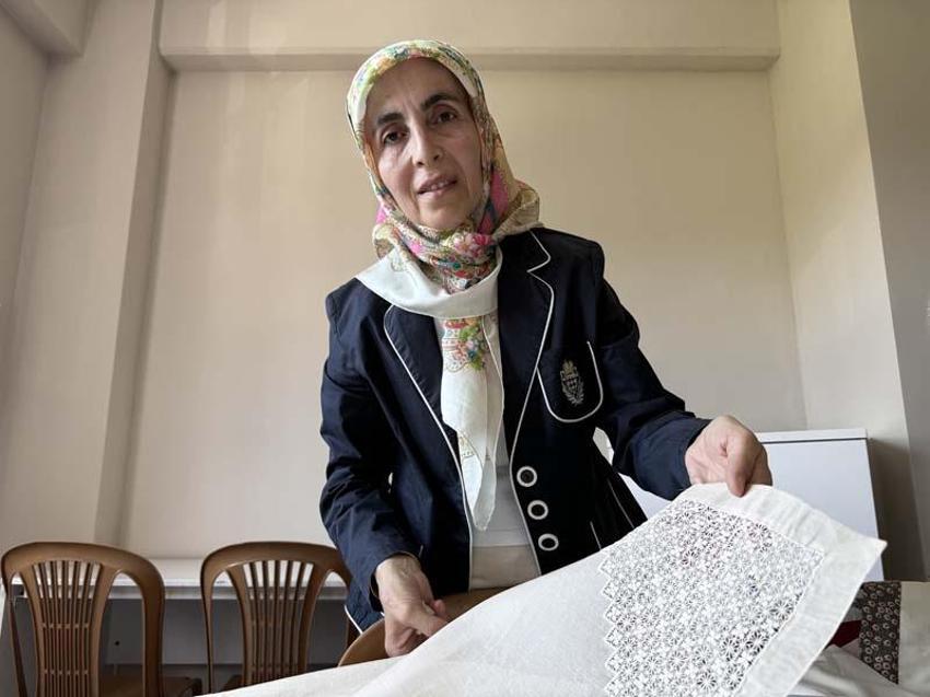 Düzce'de "Kızlar okumaz" denildi, başörtüsü yasağıyla savaştı: Azmini ipeğe işledi