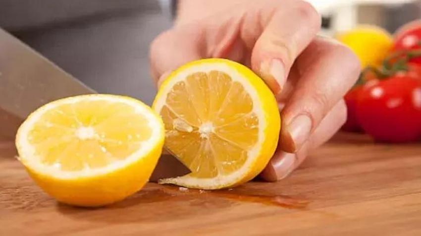 Limon suyunu kaynatıp içince bu dert bitiyor; Limonu olanlar dolaptan çıkarıp hemen denesin