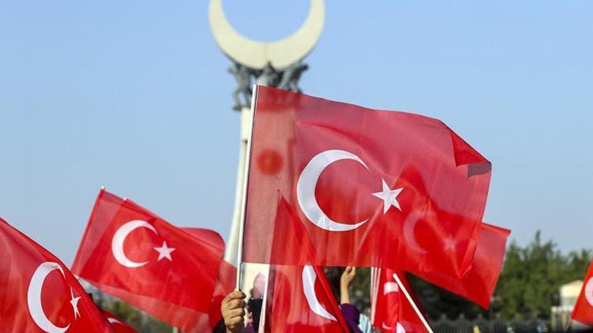 Milletin zaferi: Yaşasın demokrasi... 15 Temmuz'un yıl dönümünde Türkiye 253 şehidini anıyor