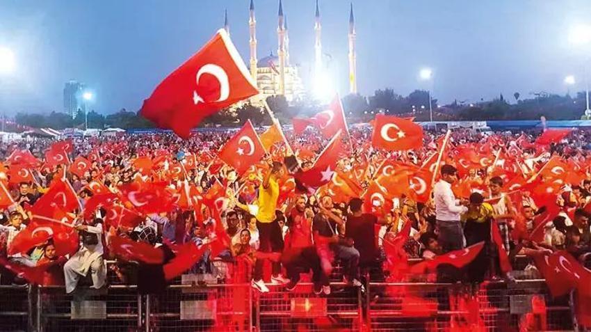 Milletin zaferi: Yaşasın demokrasi... 15 Temmuz'un yıl dönümünde Türkiye 253 şehidini anıyor