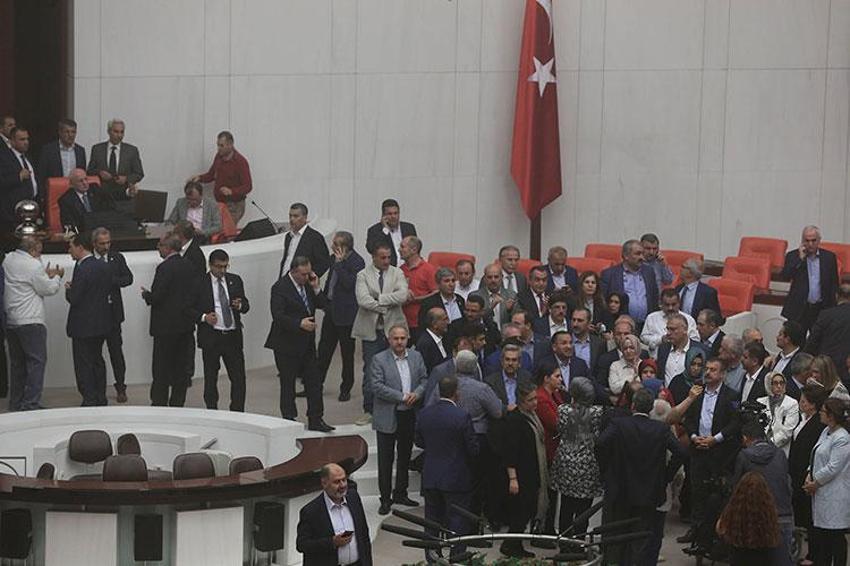 Milletin zaferi: Yaşasın demokrasi... 15 Temmuz'un yıl dönümünde Türkiye 253 şehidini anıyor