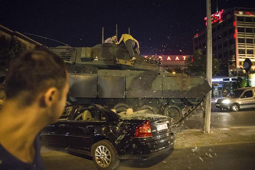 Milletin zaferi: Yaşasın demokrasi... 15 Temmuz'un yıl dönümünde Türkiye 253 şehidini anıyor