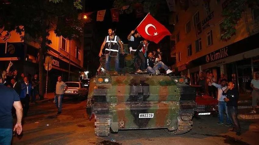 Milletin zaferi: Yaşasın demokrasi... 15 Temmuz'un yıl dönümünde Türkiye 253 şehidini anıyor