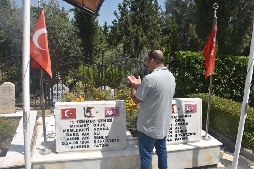 Hayatları beraber geçmişti, 15 Temmuz'da birlikte şehit oldular! Adanalı ikiz polislerin acısı dinmiyor