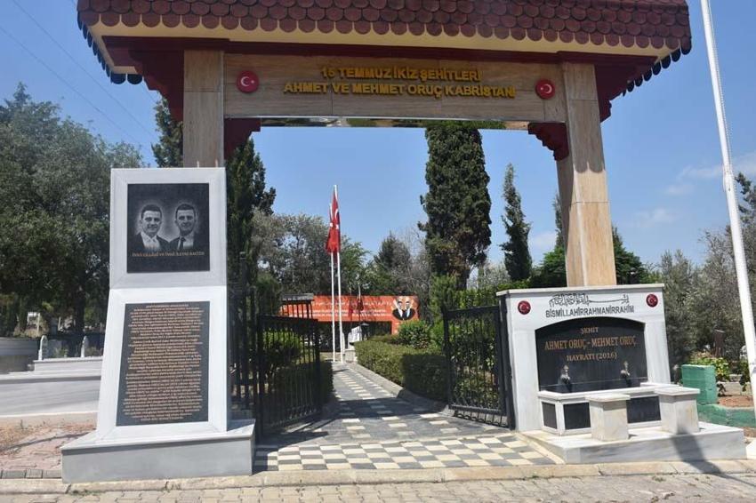 Hayatları beraber geçmişti, 15 Temmuz'da birlikte şehit oldular! Adanalı ikiz polislerin acısı dinmiyor