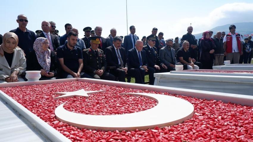 15 Temmuz: Milletin Zaferi... 81 ilde yüz binler şehirleri dualarla andı