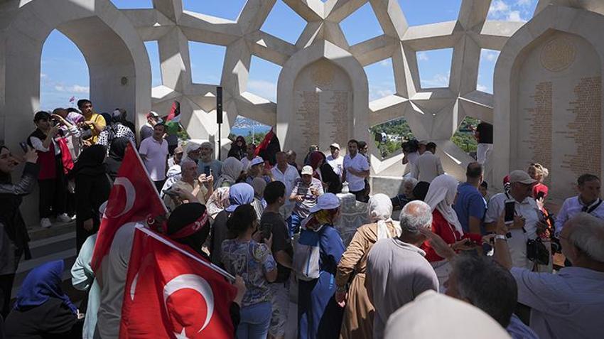 15 Temmuz: Milletin Zaferi... 81 ilde yüz binler şehirleri dualarla andı