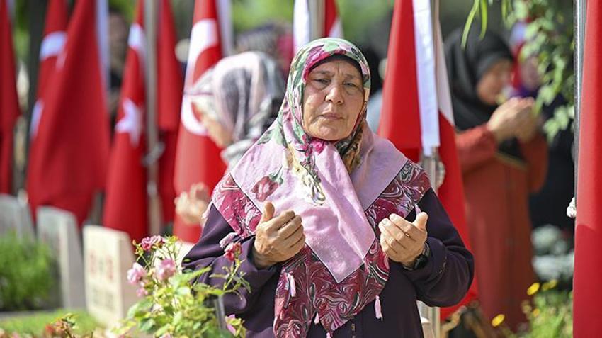 15 Temmuz: Milletin Zaferi... 81 ilde yüz binler şehirleri dualarla andı