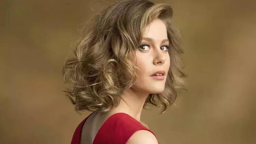 Burcu Biricik anne oldu... Kızının adı Luna oldu
