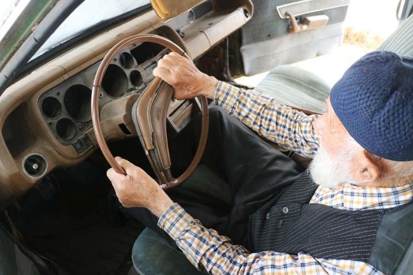 Sivas'ta 98'lik delikanlı 48 yaşındaki otomobilini garajında saklıyor! Ölmeden önceyse tek bir dileği var