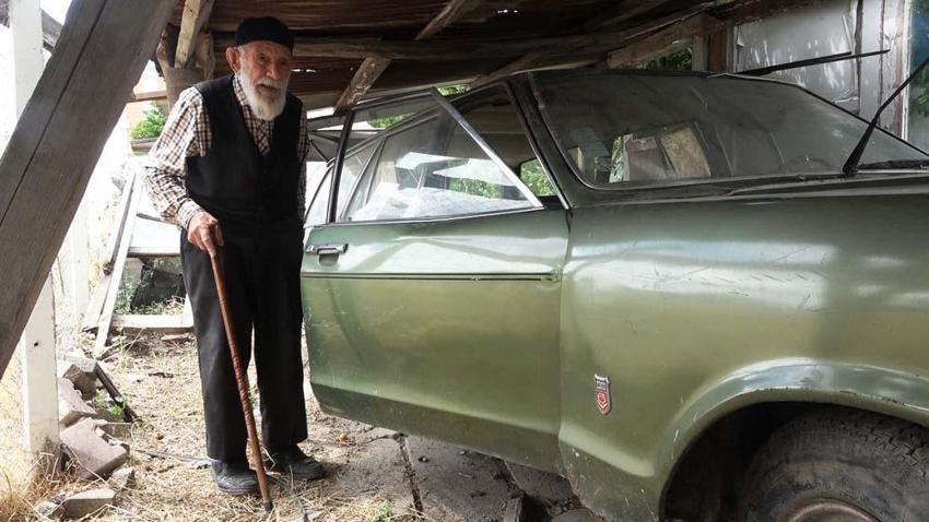 Sivas'ta 98'lik delikanlı 48 yaşındaki otomobilini garajında saklıyor! Ölmeden önceyse tek bir dileği var