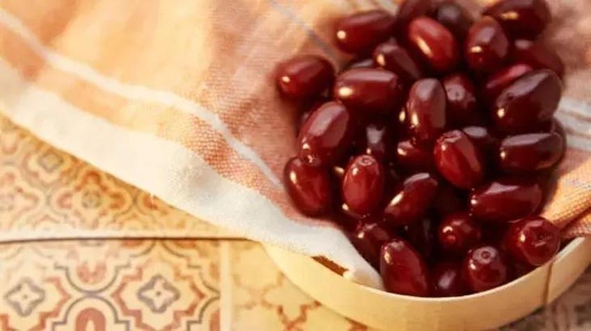 Etkisi ağıza girdiği anda başlıyor! İdrar yolunu lavaboaç gibi temizler, yanmayı anında kesiyor: Koyu rengini antioksidanlardan alıyor